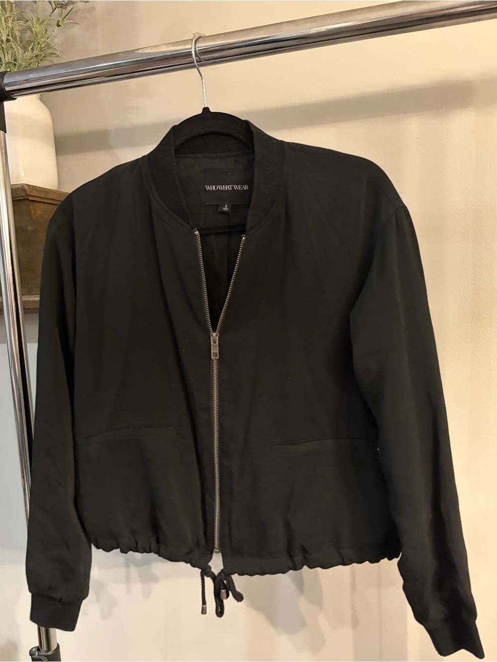 WhoWhatWear Ladies Bomber Jacket Size with Front Zip size small